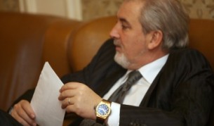 Лютви Местан в кулоарите на Народното събрание