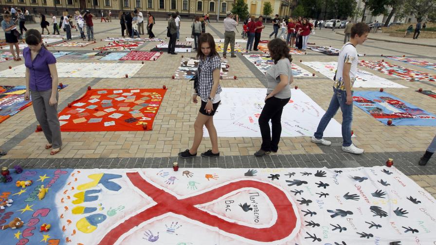 ООН: Безпрецедентен напредък в превенцията на СПИН