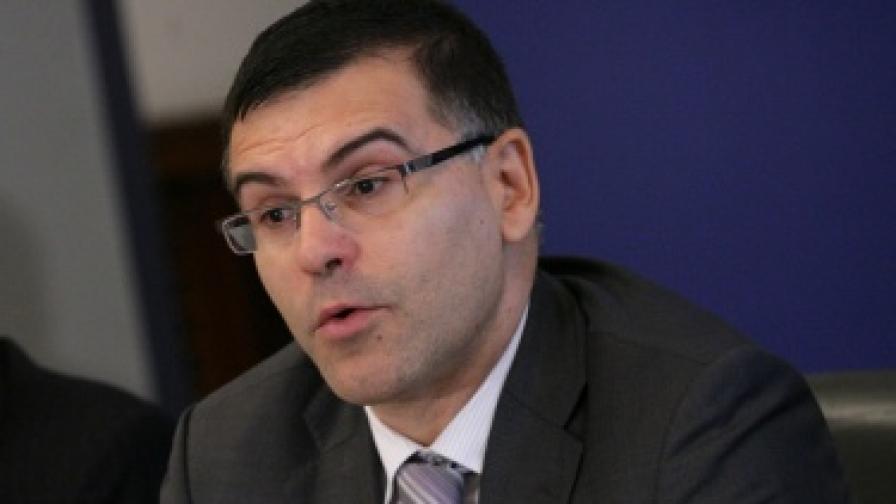 Дянков: Не е редно депутатите да получават повече от министри