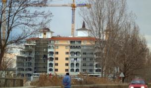 Преди две години в <br />
България с продажби на недвижими имоти са се занимавали около 4 <br />
500 компании. Сега от тях 12% са прекратили <br />
дейността си