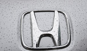 "Хонда" изтегля от пазарите 936 хил. автомобила