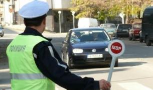 Арестувани са 17 пътни полицаи