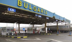 Румънци директно се "местят" у нас заради колите