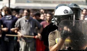 Гърците посрещат представителите на кредиторите със стачки и окупиране на министерства