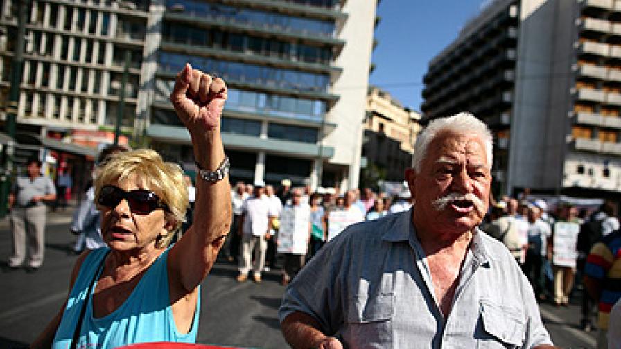 Гърция ще престане да изплаща пенсии на над 100 хил. пенсионери
