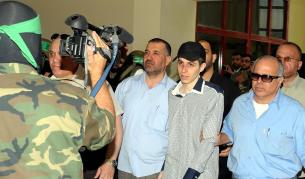 Освободеният Гилад Шалит: Искам и палестинците да се върнат при семействата си