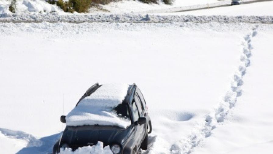 Снежни бури оставихa милиони американци без ток