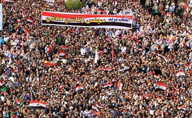 50 хил. души протестират на площад 
