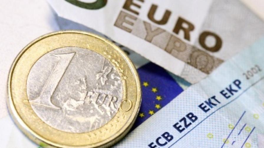 Икономисти: Еврото ще бъде спасено
