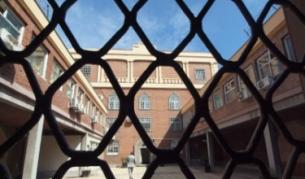 Мъж иска 100 хил. лв. заради нечовешки условия в килията 