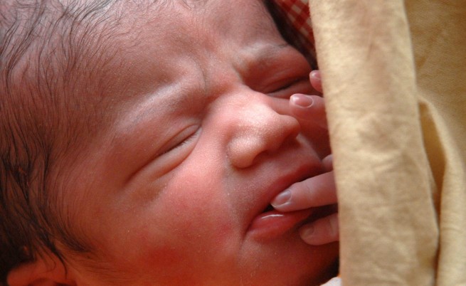 Болниците ни разделяли майка от бебе неправилно и против препоръките на СЗО
