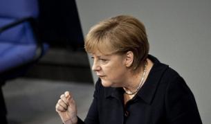 Ангела Меркел пред парламента