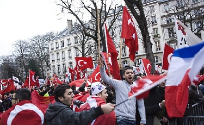 Турция отзова посланика си във Франция