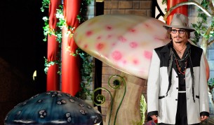 Белият дом скрил парти с Джони Деп в стил "Алиса в страната на чудесата"