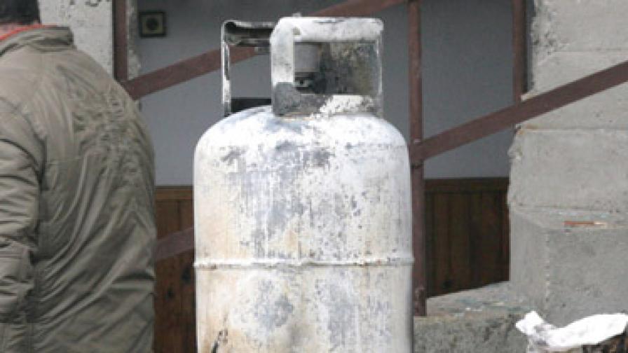 Газова бутилка гръмна в дома на депутат