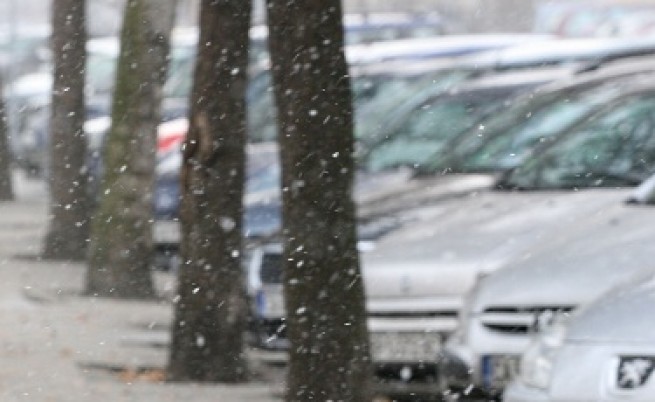 Синоптиците: Дъждът ще преминава в сняг