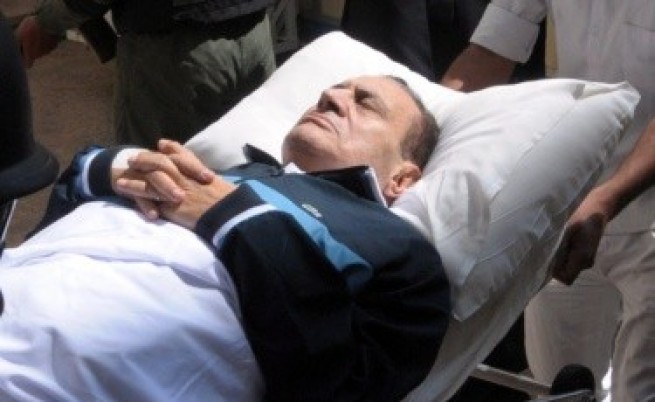 Мубарак формално още бил президент