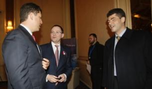 На пресконференцията на "ВТБ Кепитъл": (отляво): Милен Велчев, Юрий Соловьов, Георги Велчев