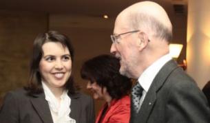 Любка Качакова и Симеон Сакскобургготски на конференция през 2008 г.