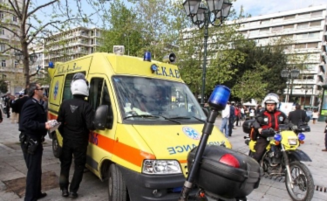 Възрастен мъж се самоуби в центъра на Атина, за да не рови в боклука