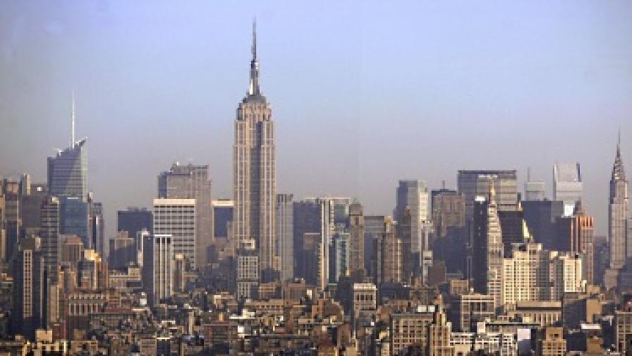 Дори на фона на внушителния брой небостъргачи в Ню Йорк кулата Емпайър стейт е доста внушителна