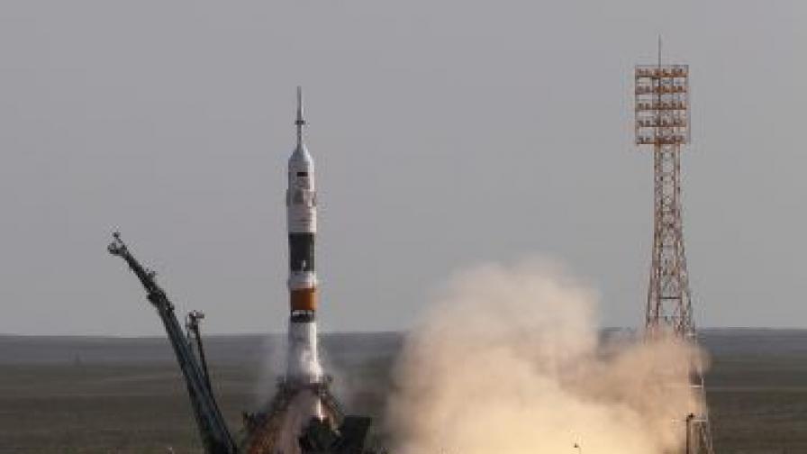 Байконур, 15 май /БТА/<br />
  От космодрума Байконур днес към Международната космическа <br />
станция потегли първият за тази година пилотиран кораб "Союз"