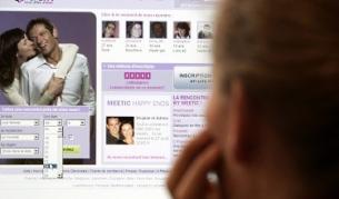 Интернет ни прави полигамни?