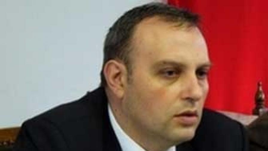 Мартин Славов е шеф на сливенската организация на БСП и общински съветник