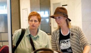 Кристин Маринони (вляво) и Синтия Никсън