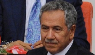 Турският вицепремиер Бюлент Арънч