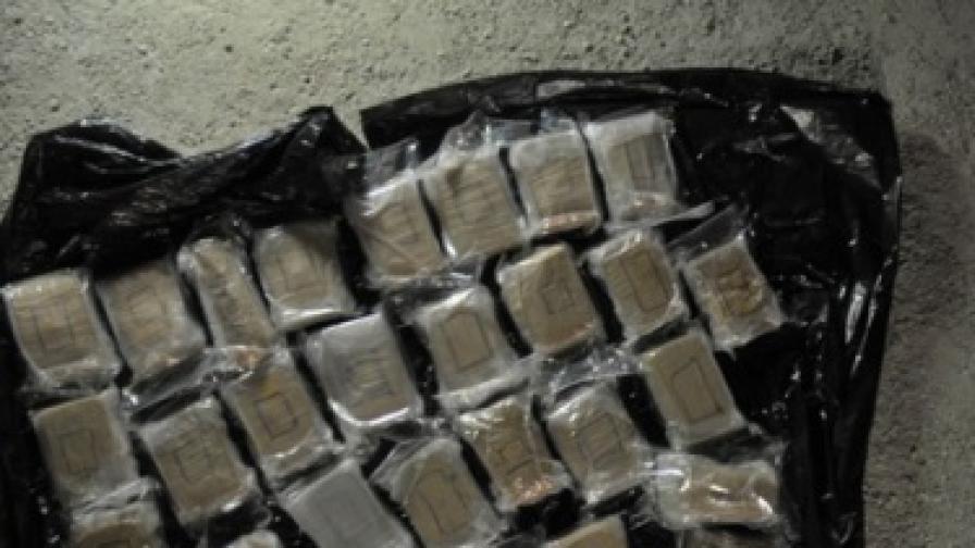 Хванаха 40 кг хероин в международна операция