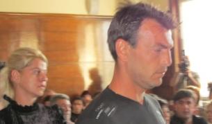 32-годишният Бюлент Ниязи от град Мартен, който навръх Коледа миналата година уби на пешеходна пътека в Русе 12-годишната Николина Борисова от Варна