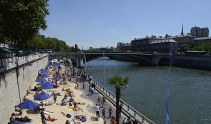 Чадърите за плаж не предпазват напълно кожата