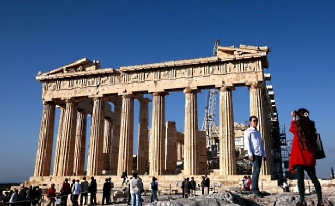 Германско списание дава указания на туристи в Гърция, в случай че страната фалира