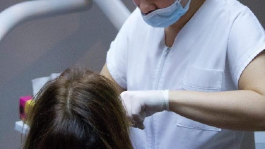 Франция: Стоматолози нарочно повреждали зъби