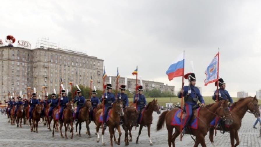 Руски казаци потеглиха на конен поход до Париж 
