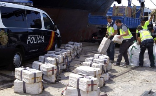 Арести за кокаиновия кораб и в България