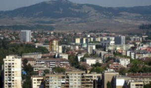 Експерти: Блоковете в Перник стават за живот