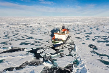 Арктическият морски лед с рекордно ниско ниво