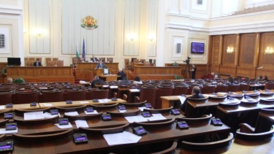 Парламентът отхвърли законопроект за лустрацията