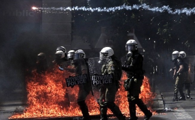 Гърция: Най-големият протест и отново насилие