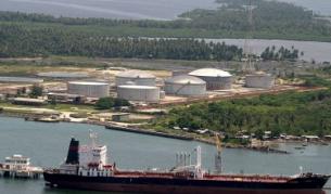 "Роял Дъч Шел" затвори петролопровод в Нигерия 