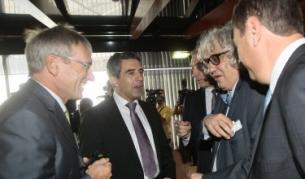 На дискусията "Година преди старта: дигитална България" (отляво): посланикът на Германия в България Матиас Хьопфнер, президентът Росен Плевнелиев, председателят на СЕМ Георги Лозанов, председателят на КРС Веселин Божков