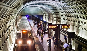 Плакати в метрото предизвикаха скандал в САЩ