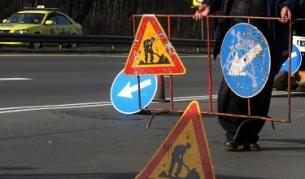 Затруднено движение по бул. "Черни връх" заради дупката