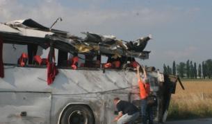 8 души загинаха при жестока катастрофа на автомагистрала "Тракия" в нощта на 14 срещу 15 юни 2011 г. Автобус на фирма "Ентуртранс", пътуващ по линията София-Бургас, се преобърна в движение на 126 км, и се самозапали