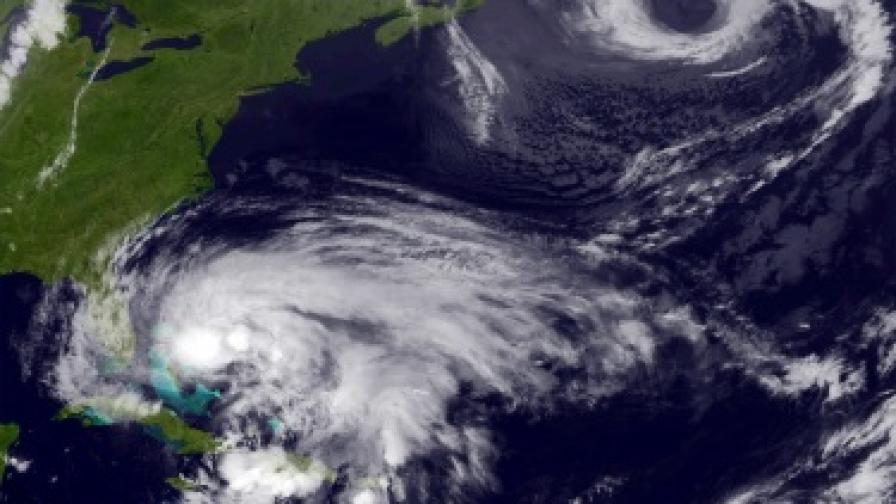 Евакуират 375 хиляди души от Ню Йорк заради урагана Санди
