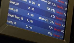 Отмениха част от полетите до Ню Йорк заради новата буря