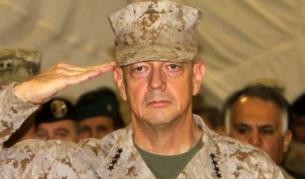 Командващият американските части в Афганистан генерал Джон Алън