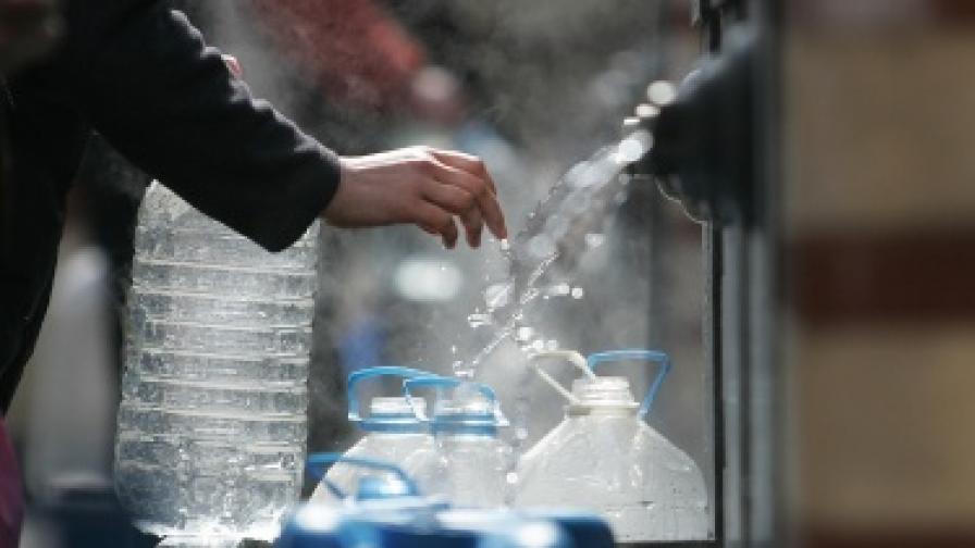 Хиляди албанци без вода заради неплатени сметки